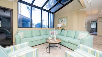 Condo, 2 Bedrooms | Living area