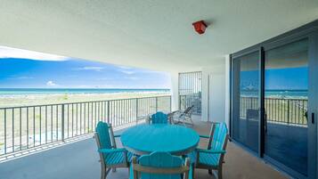 Condo, 2 Bedrooms | Outdoor dining