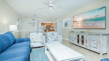 Condo, 2 Bedrooms | Living area