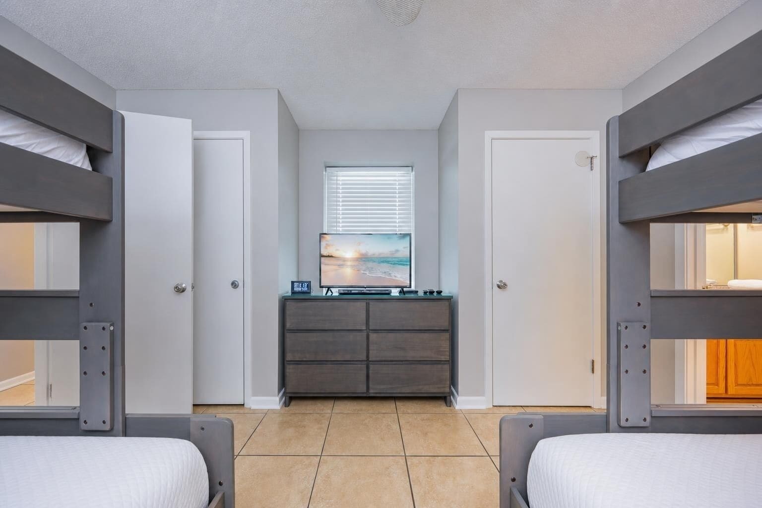 Condo, 2 Bedrooms
