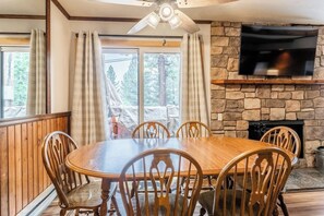 Dining - Pet Friendly! Summer Fun on Lake Basins Bike Path (Mammoth Lakes)