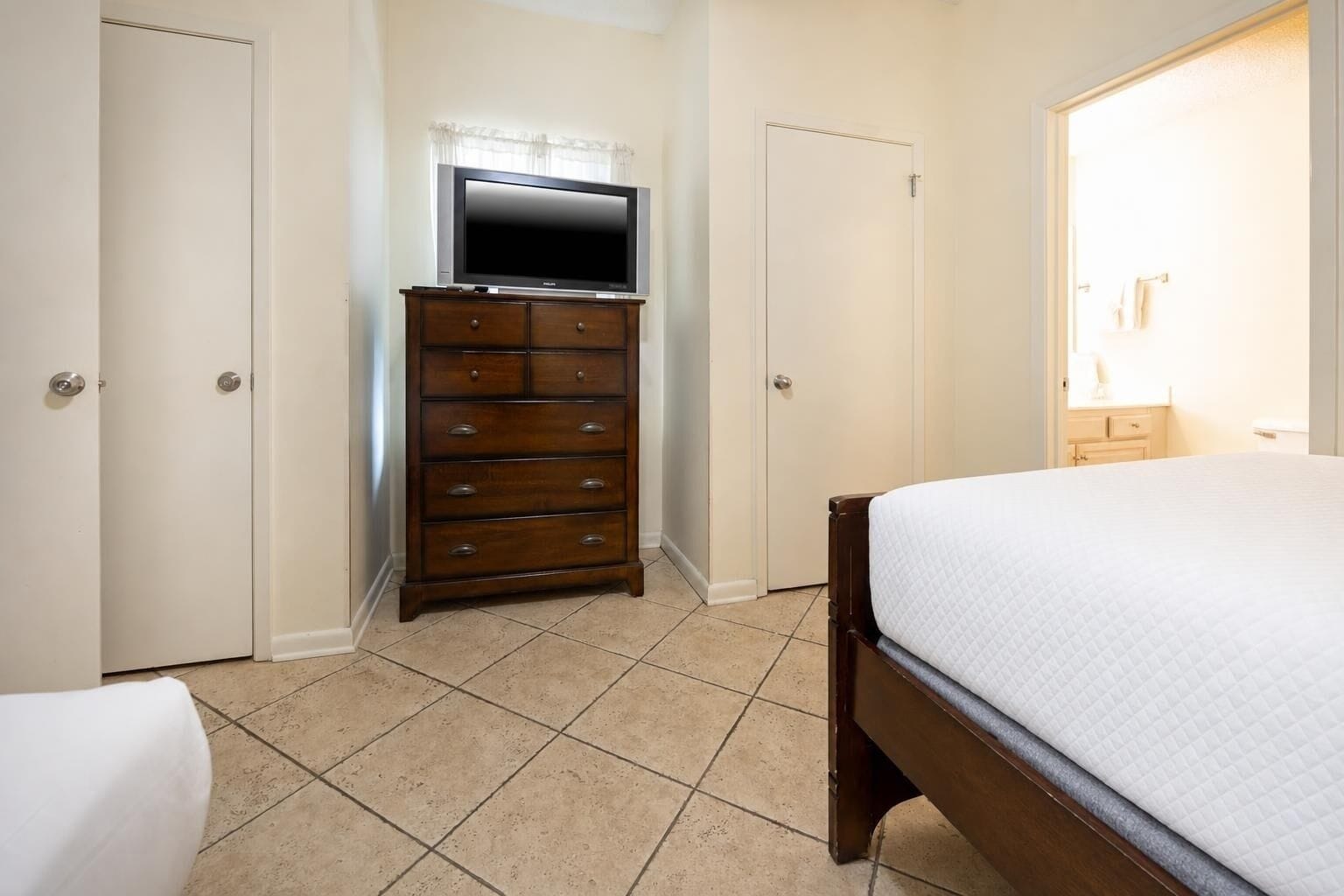 Condo, 2 Bedrooms