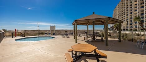 Condo, 2 Bedrooms | Outdoor dining