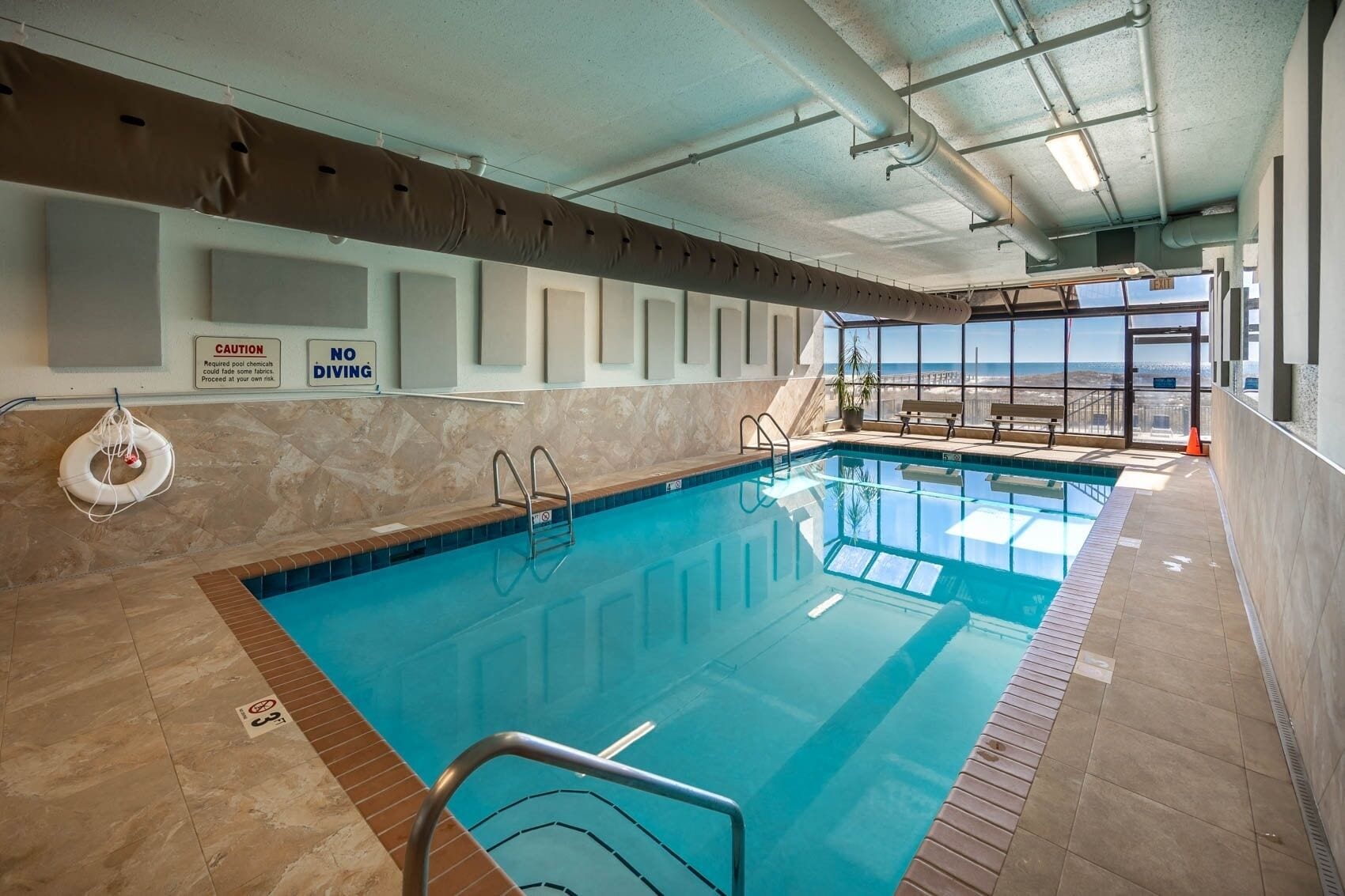 Apartamento, 2 habitaciones | Piscina | Una piscina cubierta, una piscina al aire libre