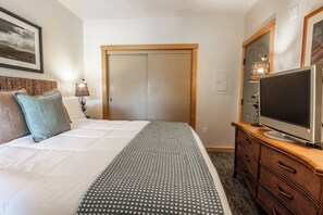 Room - Juniper Springs Gem with Panoramic Mountain Views! (Mammoth Lakes)