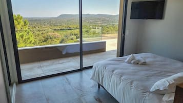 5 bedrooms, WiFi (free)