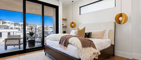 Maison, plusieurs chambres | 8 chambres, espace de travail pour ordinateurs portables