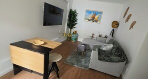Living area - Tiny House Meco Aconchegante refúgio entre a Praia do Meco e a Serra da Arrábida (Alfarim-SESIMBRA)