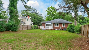 House, 3 Bedrooms | Exterior