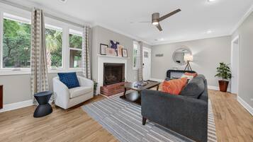 House, 3 Bedrooms | Living area | Smart TV