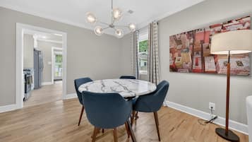 House, 3 Bedrooms | Dining