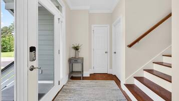 House, 4 Bedrooms | Interior