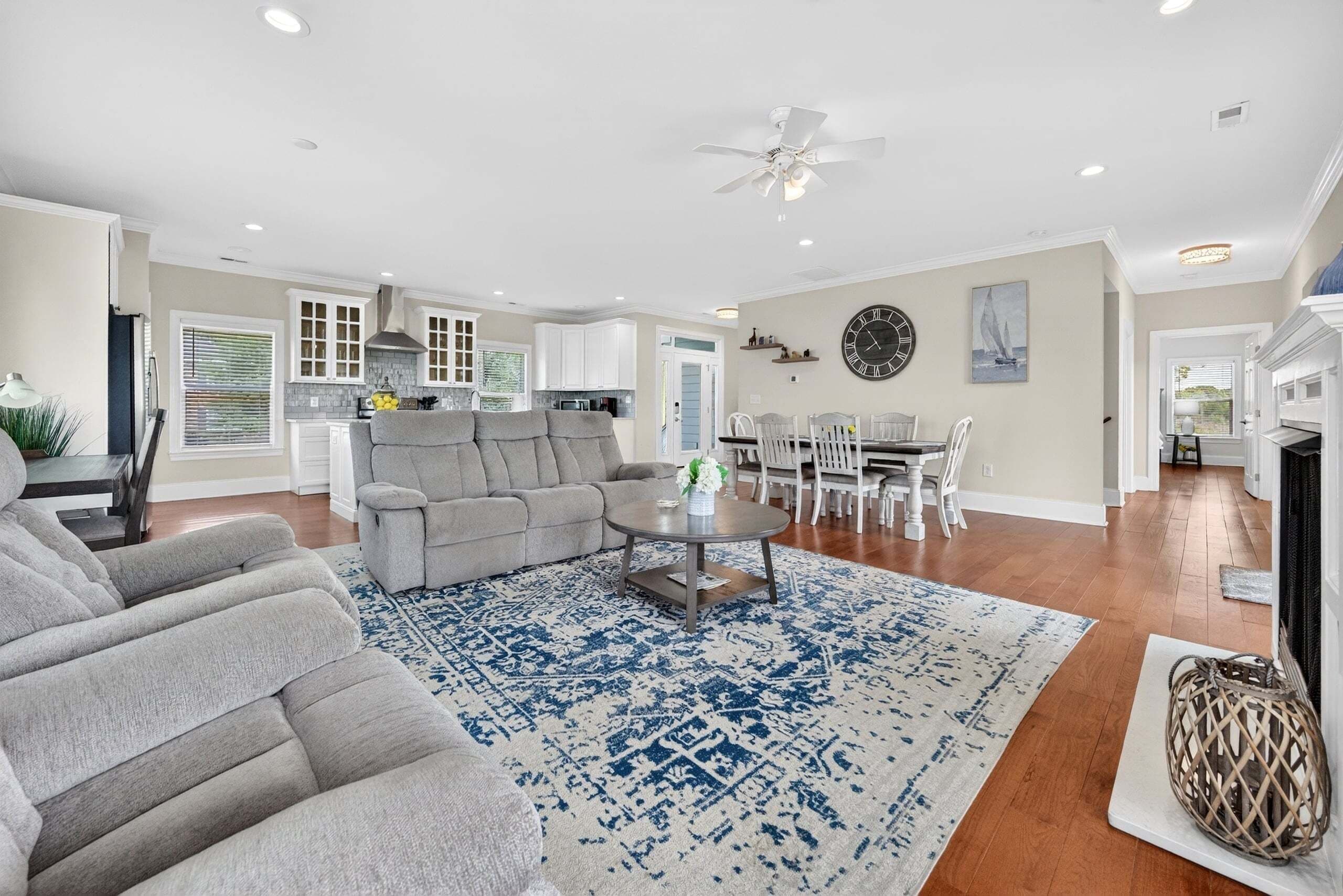 House, 4 Bedrooms | Living area