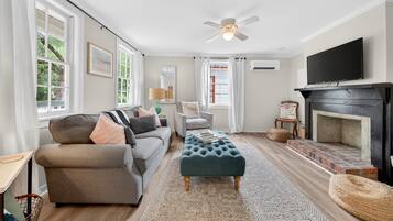 House, 2 Bedrooms | Living area | Smart TV