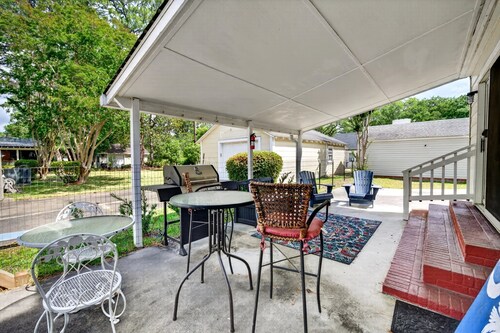 Charming Coastal Retreat 3 Bedroom Home