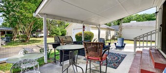 Charming Coastal Retreat 3 Bedroom Home