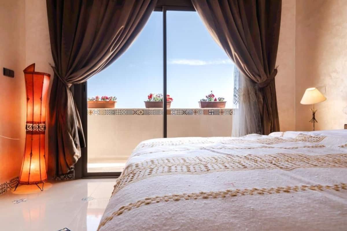 Deluxe Double Room, Balcony, Beach View | WiFi (free)