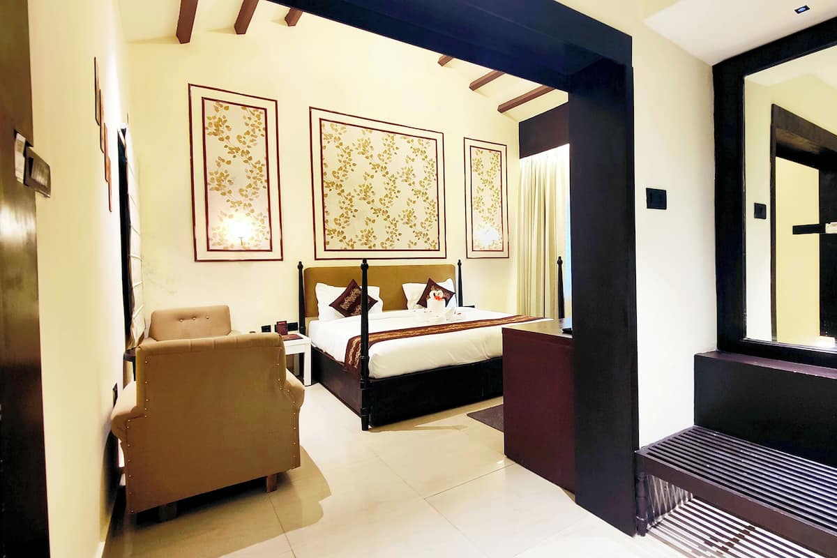 Luxury Double Room, Garden View | Desk, laptop workspace, soundproofing, iron/ironing board (on request)