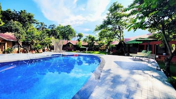 Indoor pool, outdoor pool