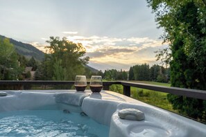 Bain à remous extérieur