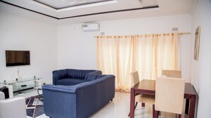 Living area - MVA-T2 Friendly and cozy apartment for a relaxing stay in Chipata. (Chipata)