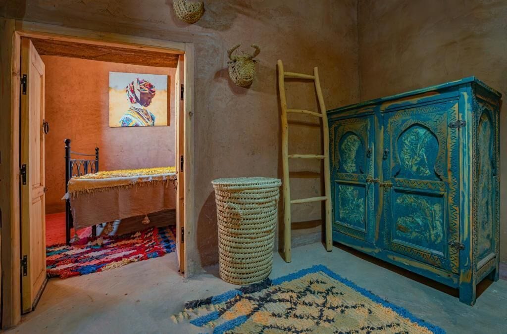 Chambre Double Supérieure, vue cour intérieure | Intérieur