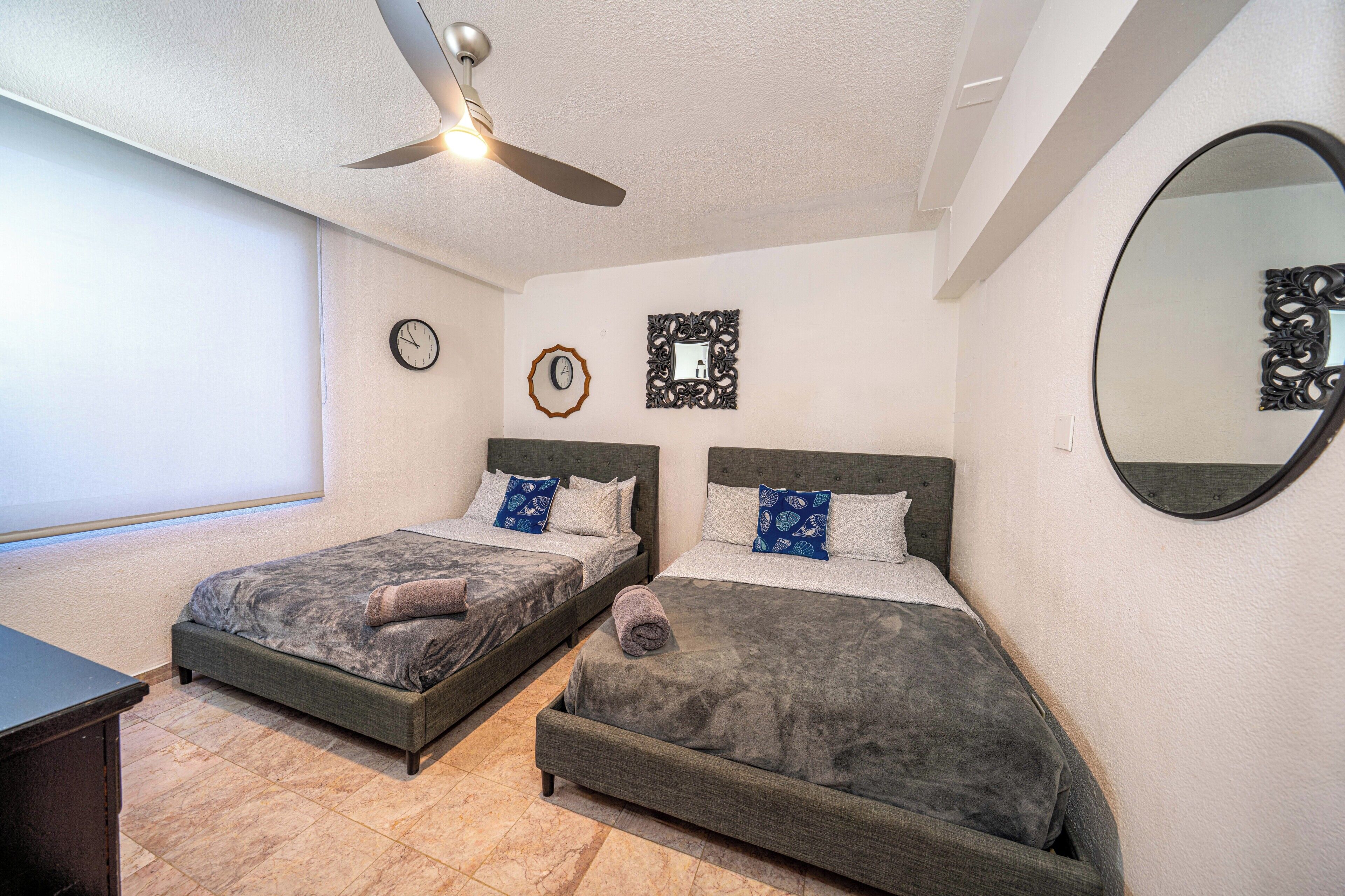 3 bedrooms, internet, bed sheets