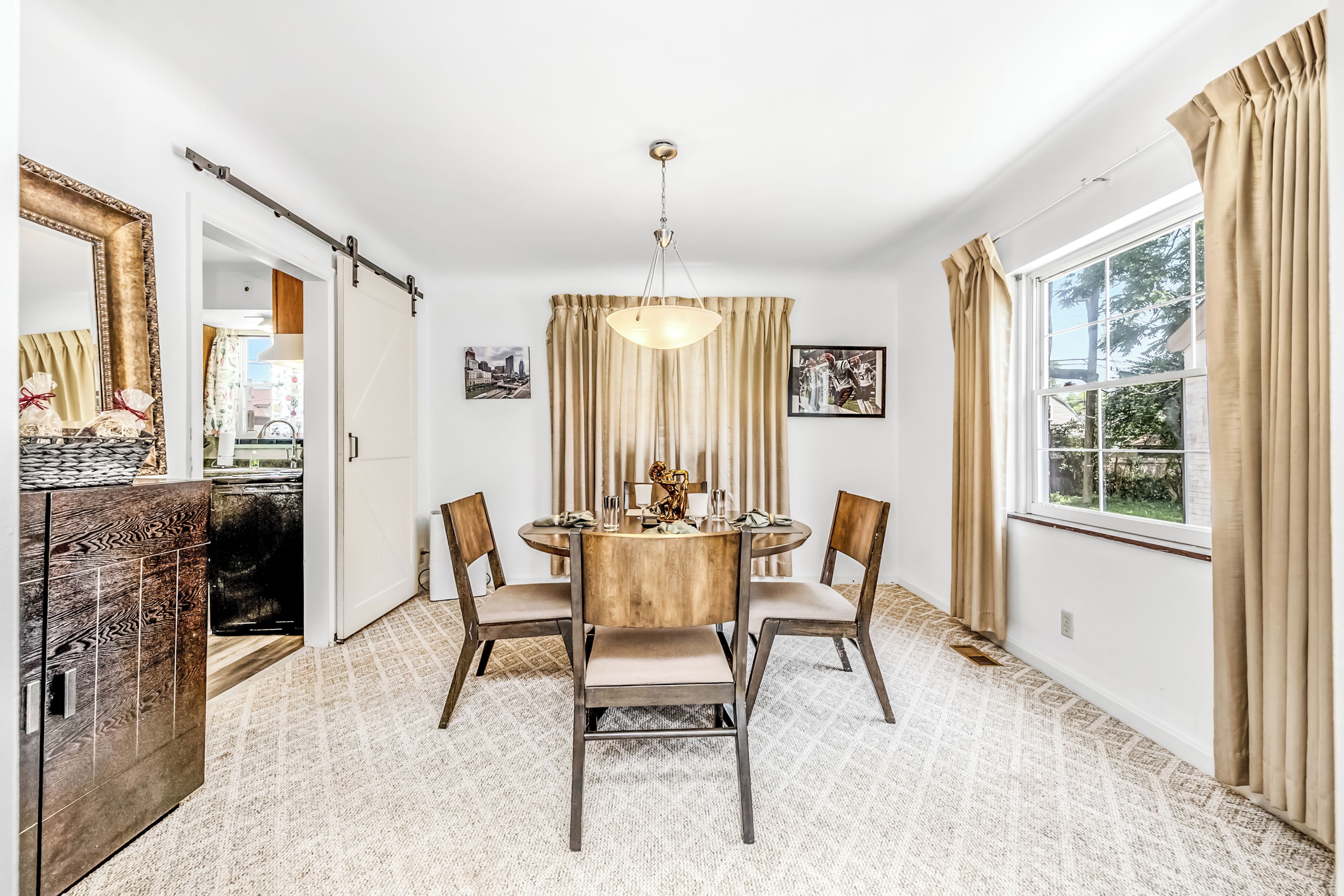 Casa, patio | Comedor