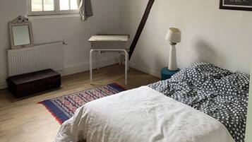 4 Schlafzimmer, Bügeleisen/Bügelbrett, WLAN, Bettwäsche