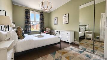 Iron/ironing board, free WiFi, bed sheets