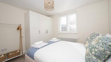 2 bedrooms, iron/ironing board, free WiFi, bed sheets