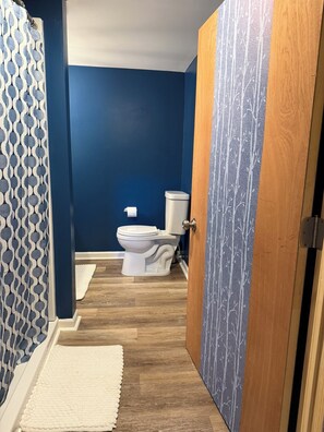 Bathroom - In the Heart of Hartland (Hartland)