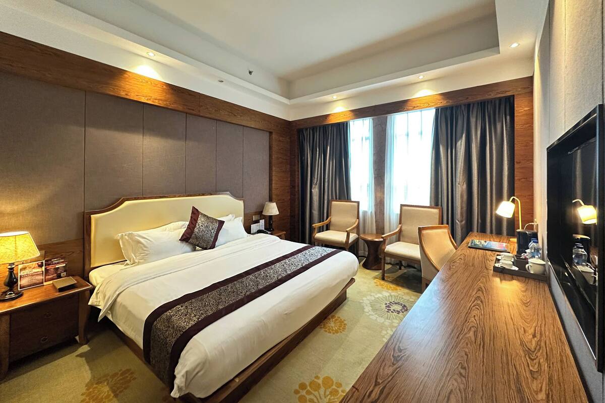 Phòng đơn Tiêu chuẩn, quang cảnh vườn | Két bảo mật tại phòng, bàn, bàn ủi/dụng cụ ủi quần áo