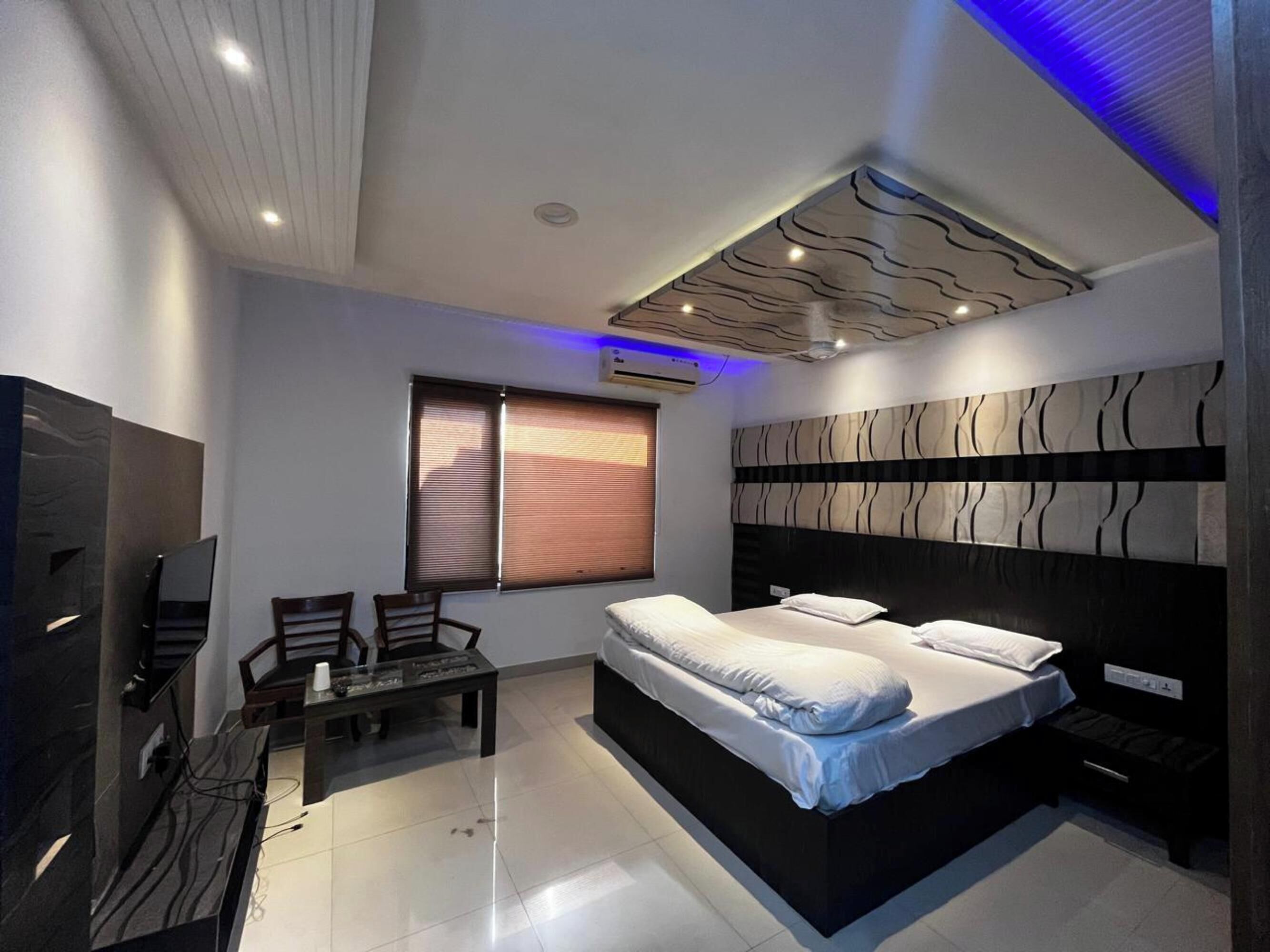 Deluxe Double Room, City View | Desk, WiFi (free)