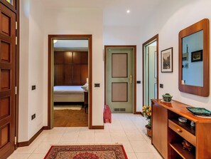 2 Schlafzimmer, Reisekinderbett, kostenloses WLAN