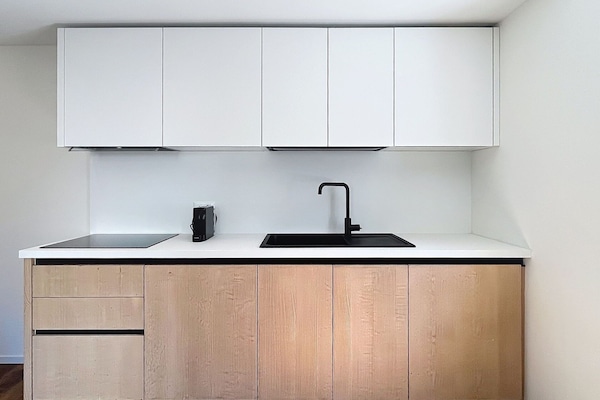 Holz, Flooring, Cabinetry, Countertop, Interior Design, Küche, Möbel, Sinken, Fussboden, Zapfhahn