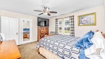 Desk, iron/ironing board, WiFi, bed sheets