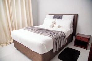2 bedrooms, iron/ironing board, WiFi (free), bed sheets