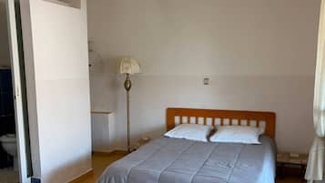 Bügeleisen/Bügelbrett, kostenloses WLAN, Bettwäsche