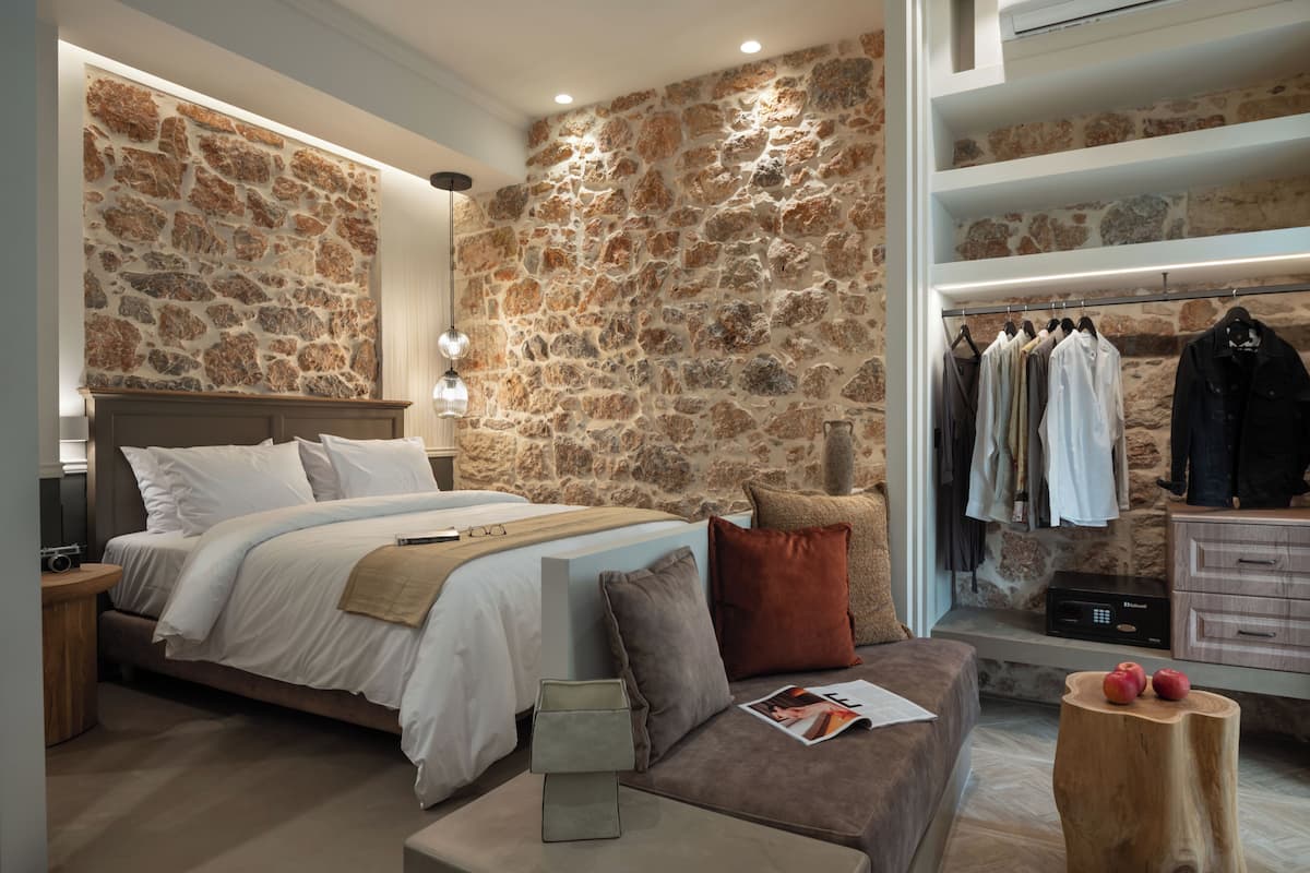 Suite Premium | Caja de seguridad en la habitación, cortinas blackout y insonorización