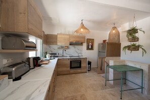 Private kitchen - Maison Henriette - Authentique maison ardéchoise (Labeaume)