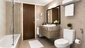Chambre Familiale, vue montagne | Salle de bain
