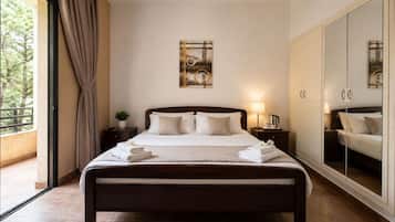 Minibar, in-room safe, iron/ironing board (on request), free WiFi