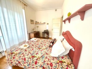 Room - Vatican Room for 2 in Prati with Private Bathroom (Rome)