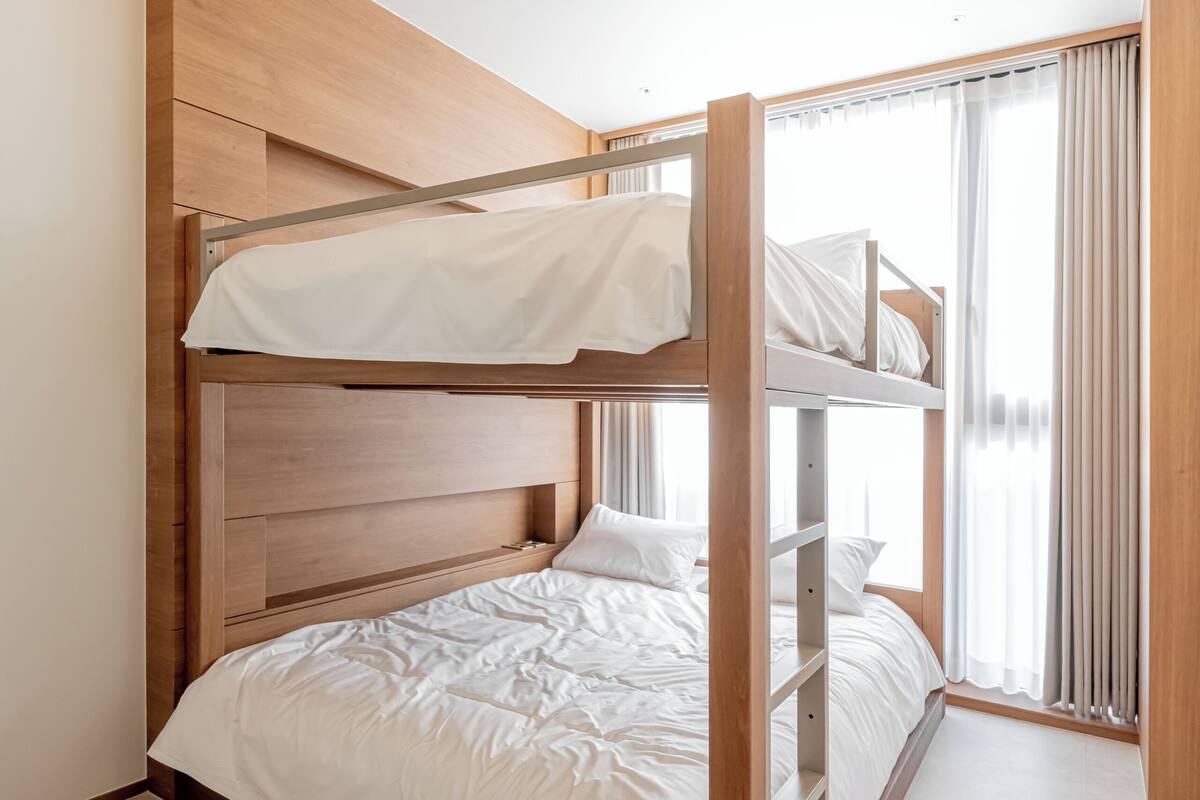 Habitación estándar con 1 cama matrimonial o 2 individuales, para no fumadores, baño privado (203) | Escritorio, espacio para trabajar con laptop y wifi gratis
