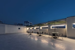 Outdoor dining - VIVA STAY JONGNO&DDP (Seoul)