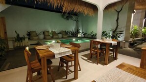 Outdoor dining - Pondok Saren Agung Nusa Dua (Nusa Dua)