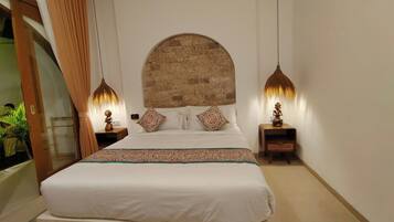 Standard Double Room | In-room safe, iron/ironing board