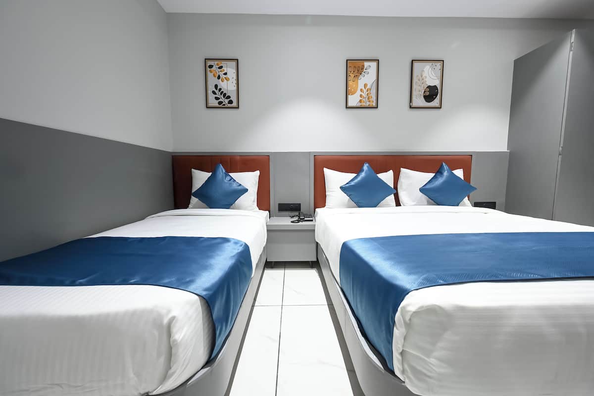 Superior Room | Desk, laptop workspace, WiFi (free)