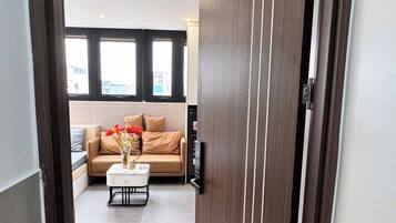 Habitación Deluxe, balcón, vistas a la ciudad | Interior